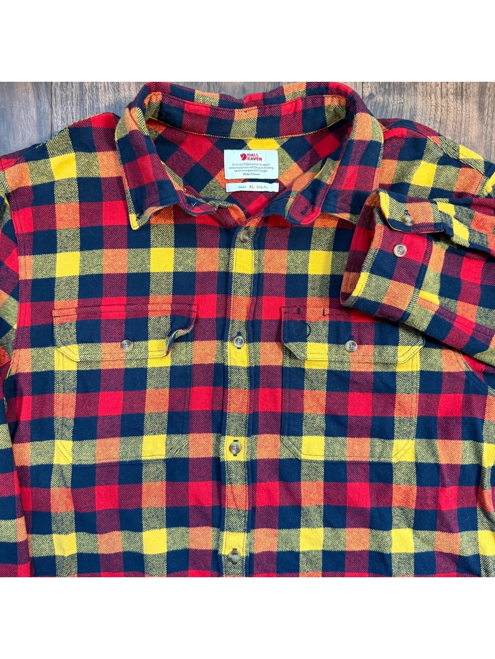 Fjallraven Skog Flannel Shirt Mens XL Slim Fit Red Yellow Navy Plaid Outdoor